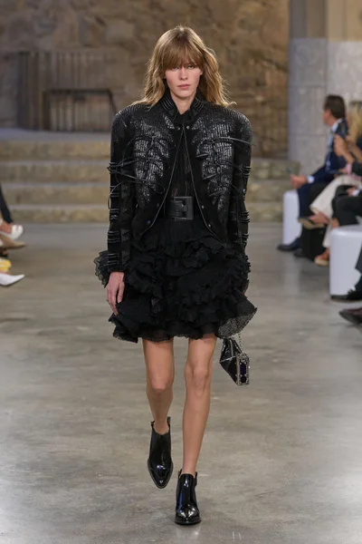 Look 30